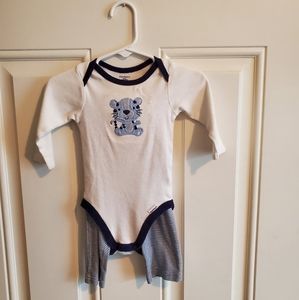 Gerber baby Tiger outfit Top and bottom 6-9 M